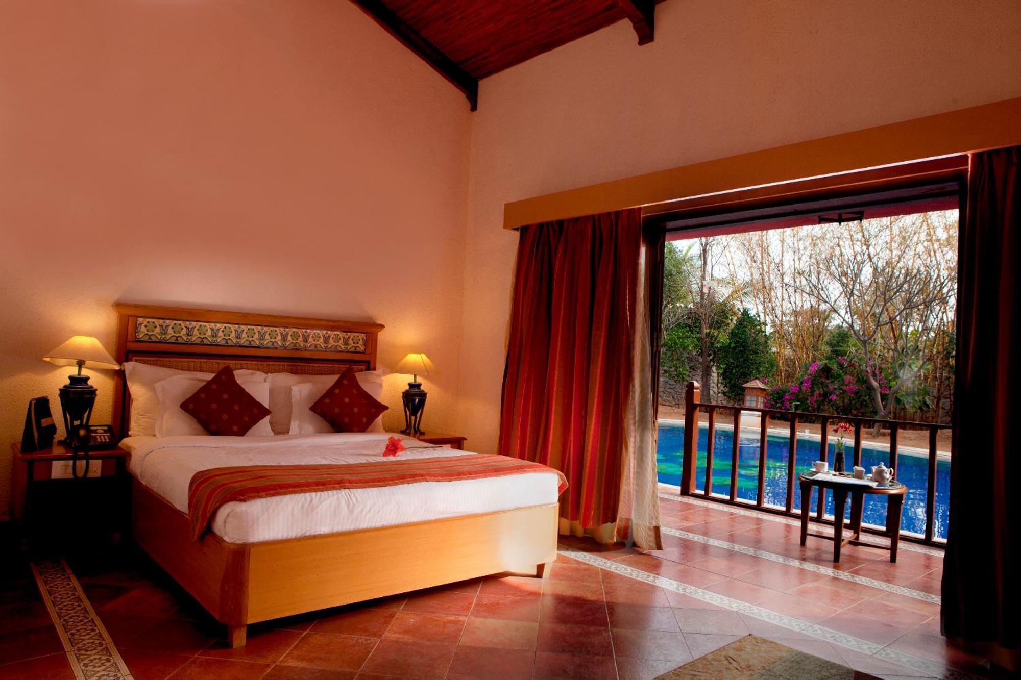 Lagoon Bay Hotel At Leonia Secundurabad Extérieur photo